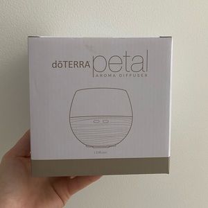 NEW Doterra Petal Aroma Diffuser
